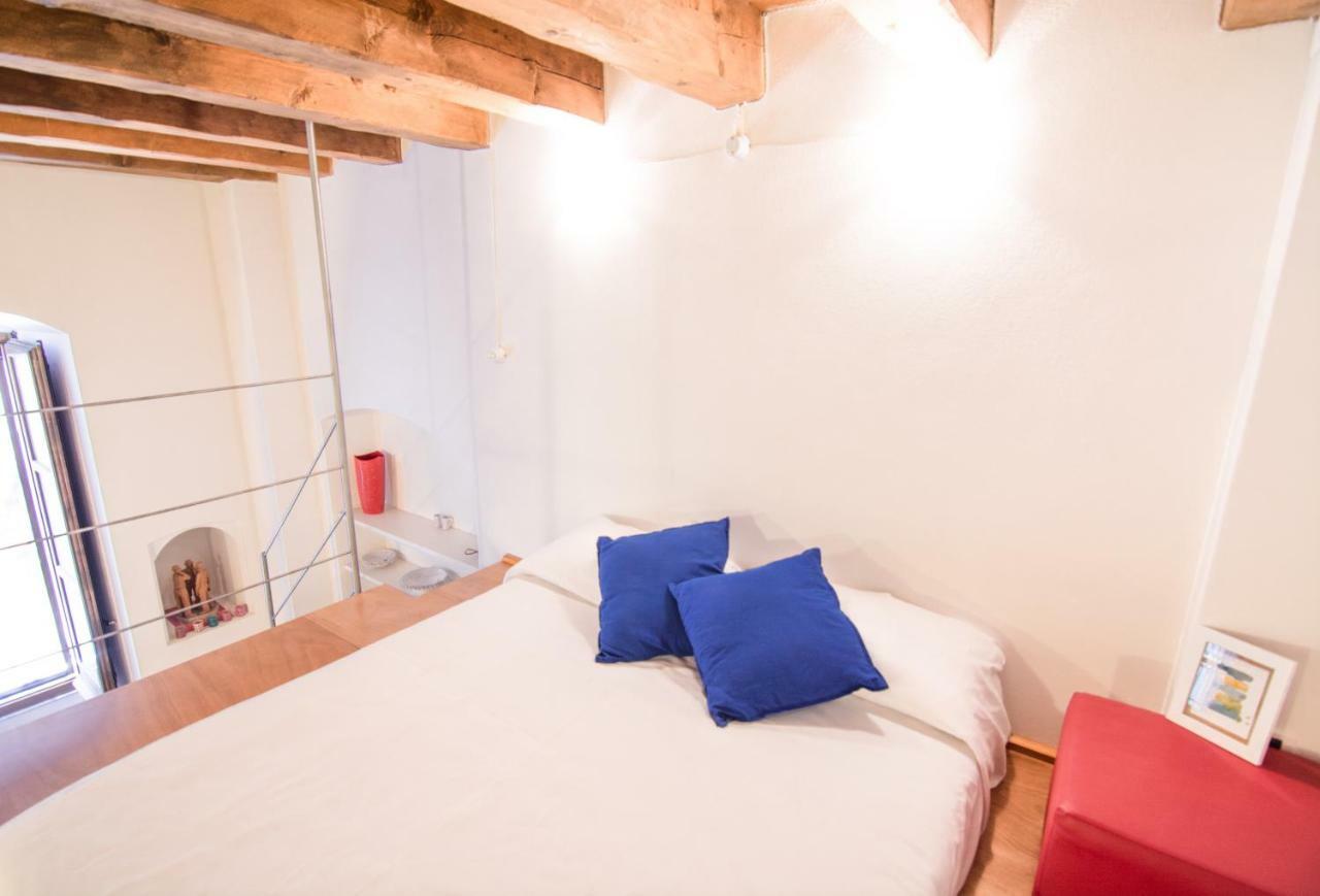 Modern Apartment In Historic Building Cagliari Exteriör bild