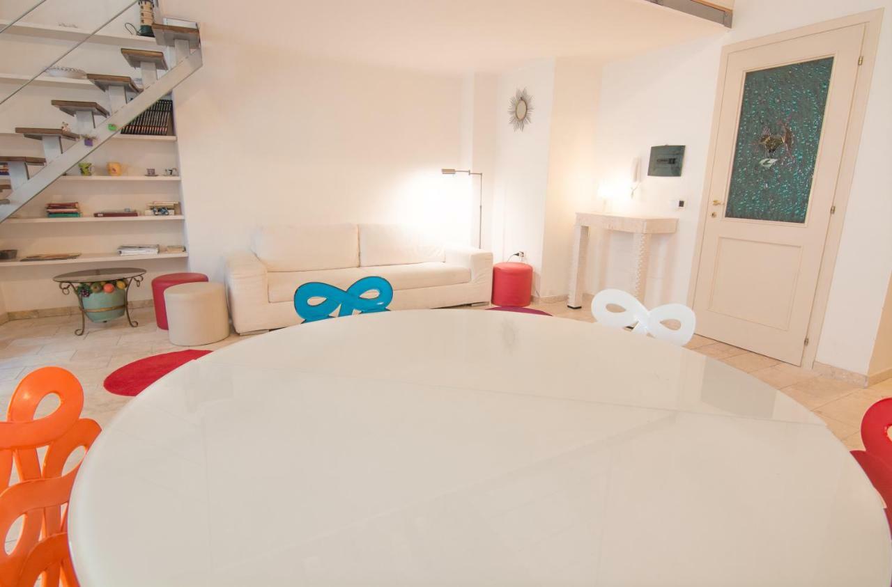 Modern Apartment In Historic Building Cagliari Exteriör bild