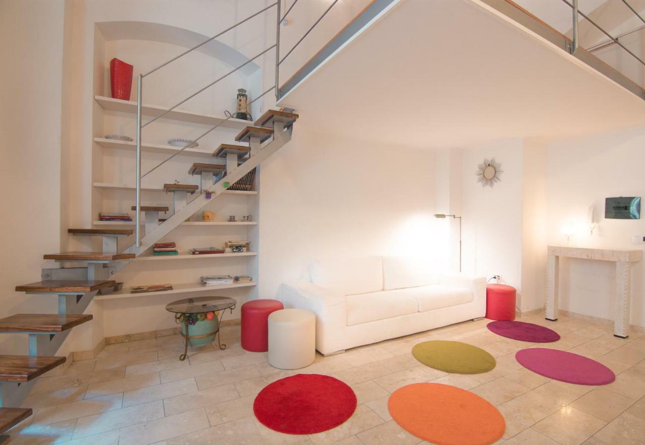 Modern Apartment In Historic Building Cagliari Exteriör bild