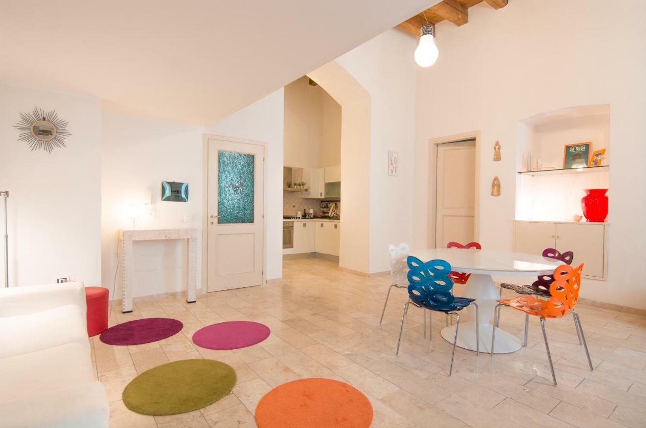 Modern Apartment In Historic Building Cagliari Exteriör bild