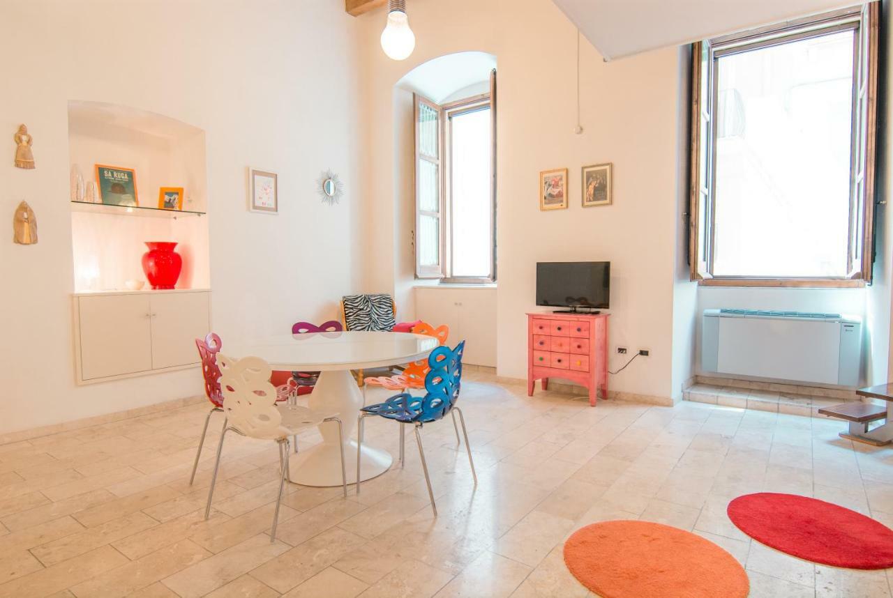 Modern Apartment In Historic Building Cagliari Exteriör bild