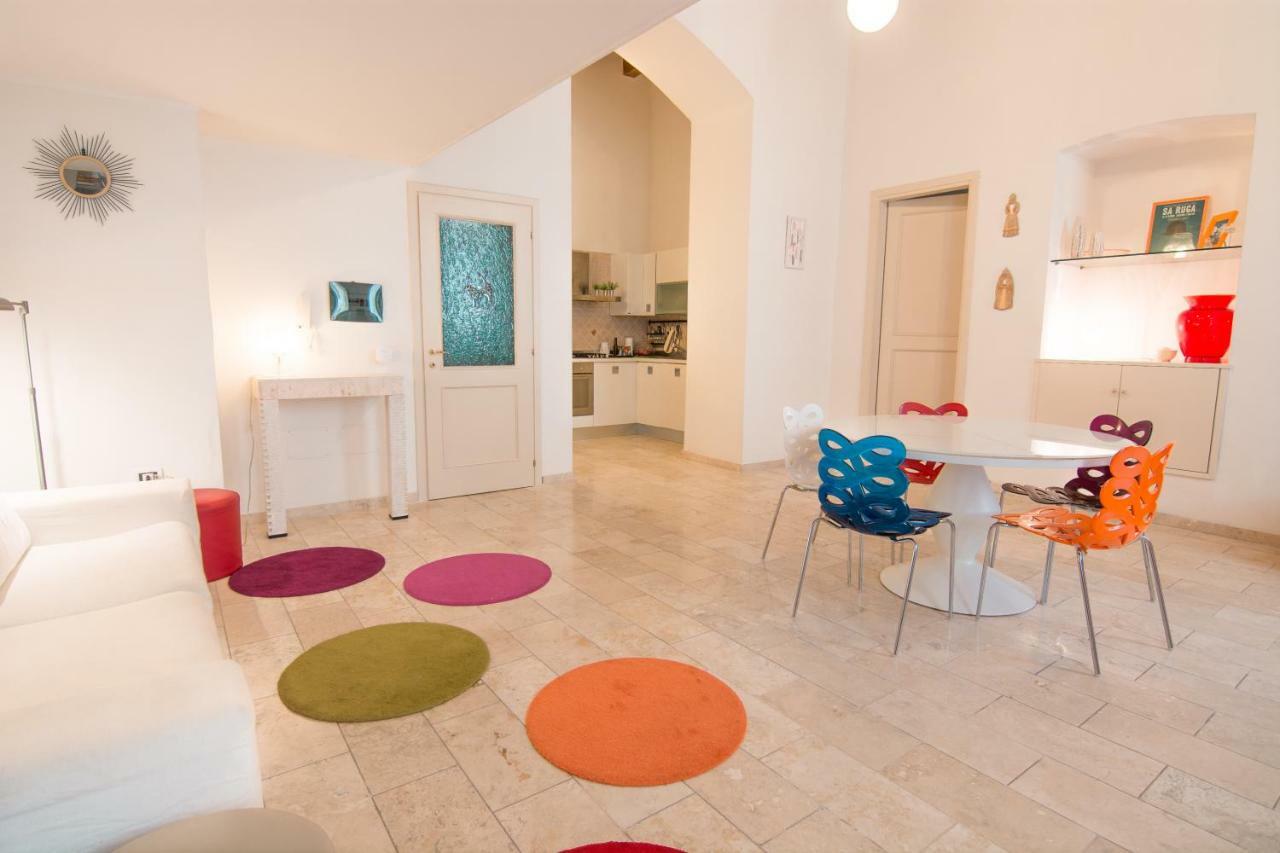 Modern Apartment In Historic Building Cagliari Exteriör bild