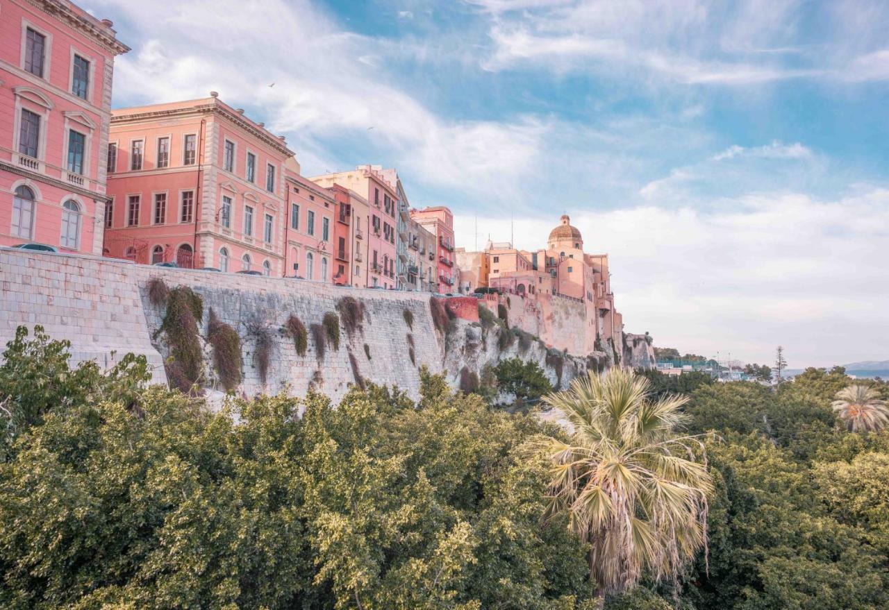 Modern Apartment In Historic Building Cagliari Exteriör bild